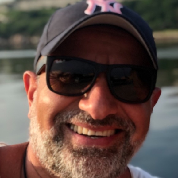 Meet your Posher, Sofiane - Picture 1 of 1